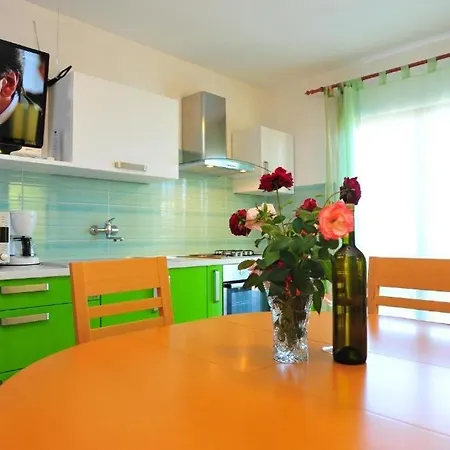 Apartment In With Sea View, Terrace, Air Conditioning, Wi-fi Nin