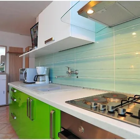 Apartment In With Sea View, Terrace, Air Conditioning, Wi-fi *