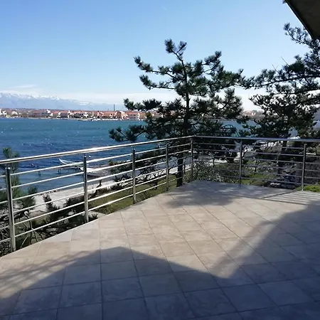 In With Sea View, Terrace, Air Conditioning, Wi-fi شقة