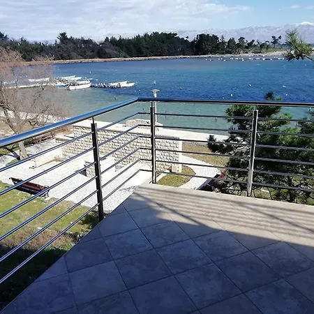 In With Sea View, Terrace, Air Conditioning, Wi-fi Apartment Nin