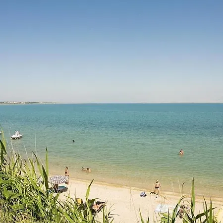 In With Sea View, Terrace, Air Conditioning, Wi-fi Apartman