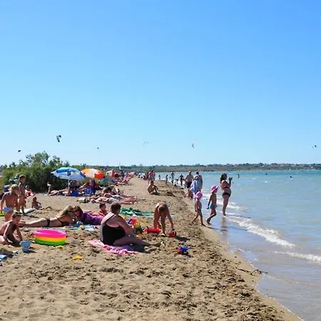 In With Sea View, Terrace, Air Conditioning, Wi-fi Apartman *