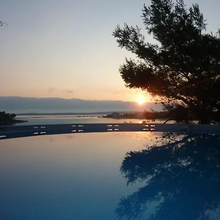 Apartmán In With Sea View, Terrace, Air Conditioning, Wi-fi Nin
