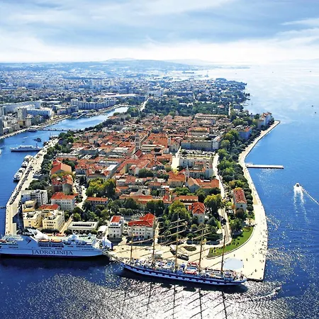 In With Sea View, Terrace, Air Conditioning, Wi-fi Apartman Nin