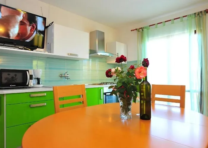 Апартаменты In With Sea View, Terrace, Air Conditioning, Wi-fi Нин