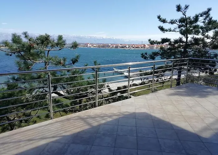 In With Sea View, Terrace, Air Conditioning, Wi-fi * Нин