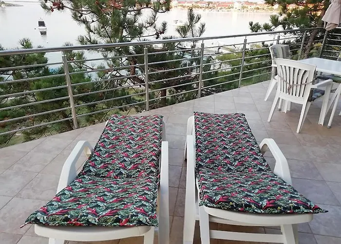 In With Sea View, Terrace, Air Conditioning, Wi-fi *
