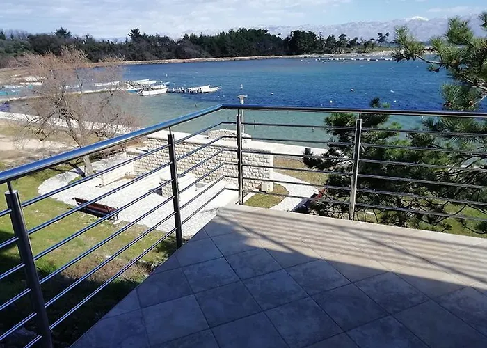 In With Sea View, Terrace, Air Conditioning, Wi-fi Апартаменты Нин